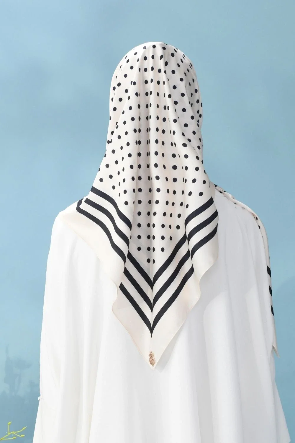 Soft Polyester Silk White Black Printed Polka Dot Women Scarf Stoles Scarves (Custom Print Available)