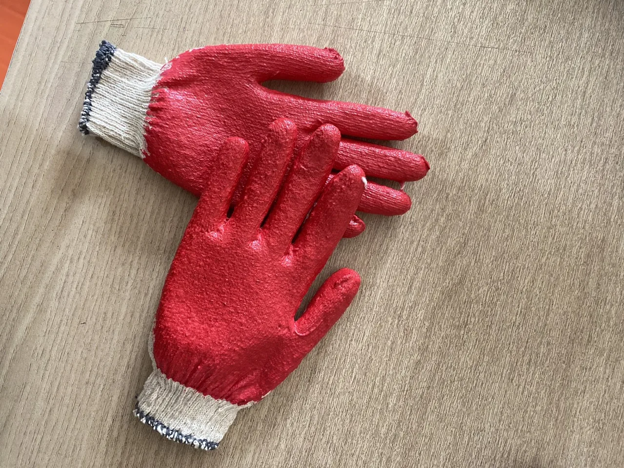 Top cheap Vietnamese Safety work gloves - Hot Selling Half Latex Coated Gloves - Working gloves for gardening
