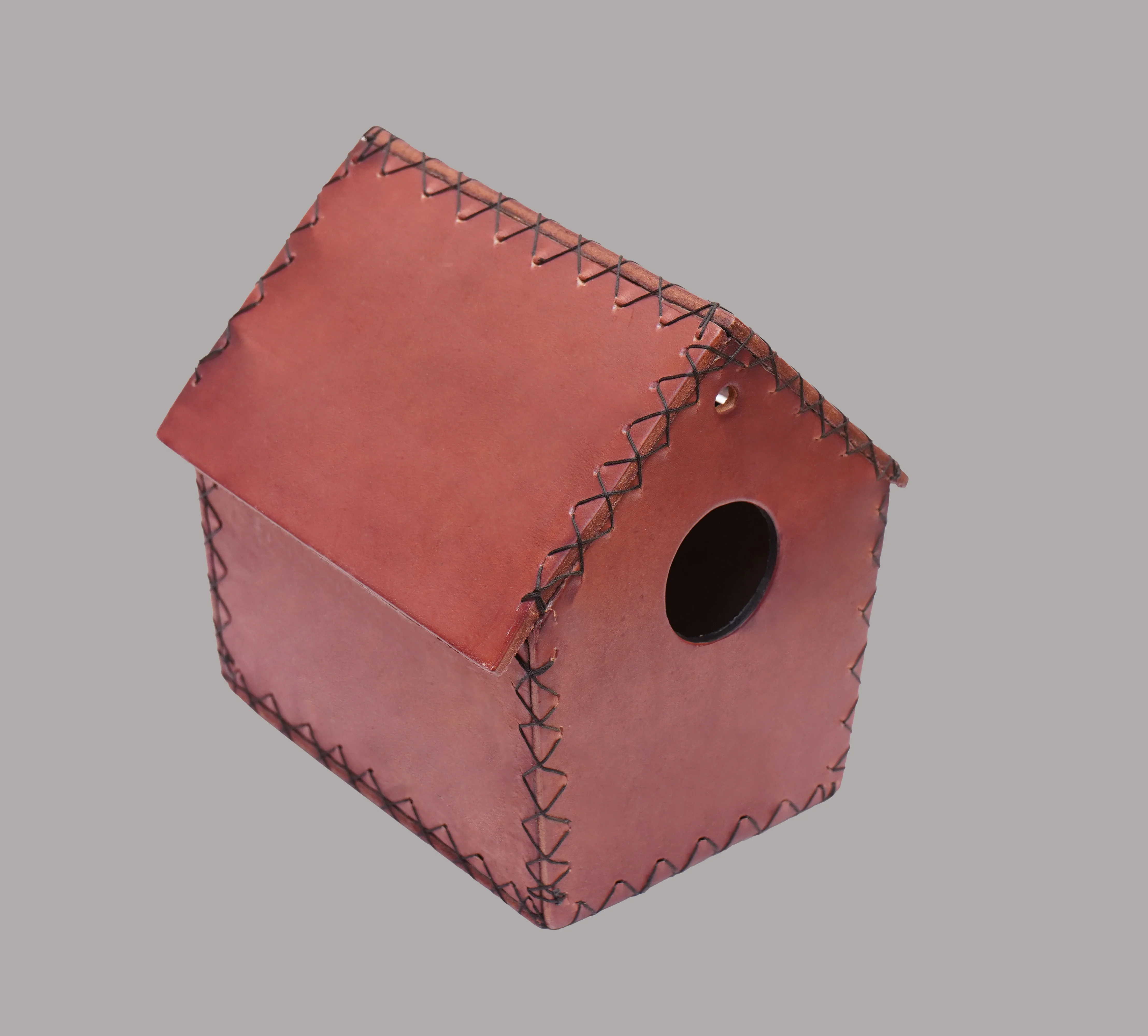 LEATHER BIRD HOUSE HUT SHAPE INDOOR OUTDOOR BIRD PERCH BIRD COOP FACTORY PRICE CUSTOMIZATION AVAILABLE
