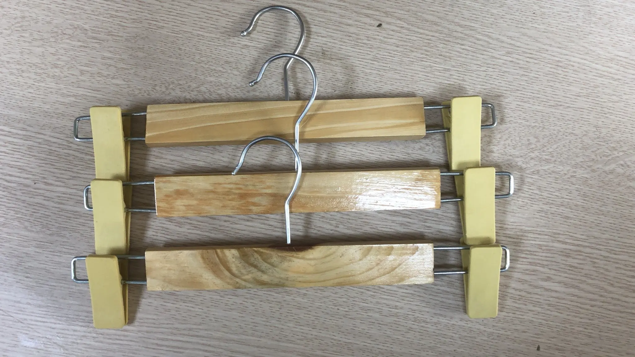 Reasonable Price Fashionable Wooden Hanger Sturdy Natural Wooden Made 43cm Length Vietnam Supplier