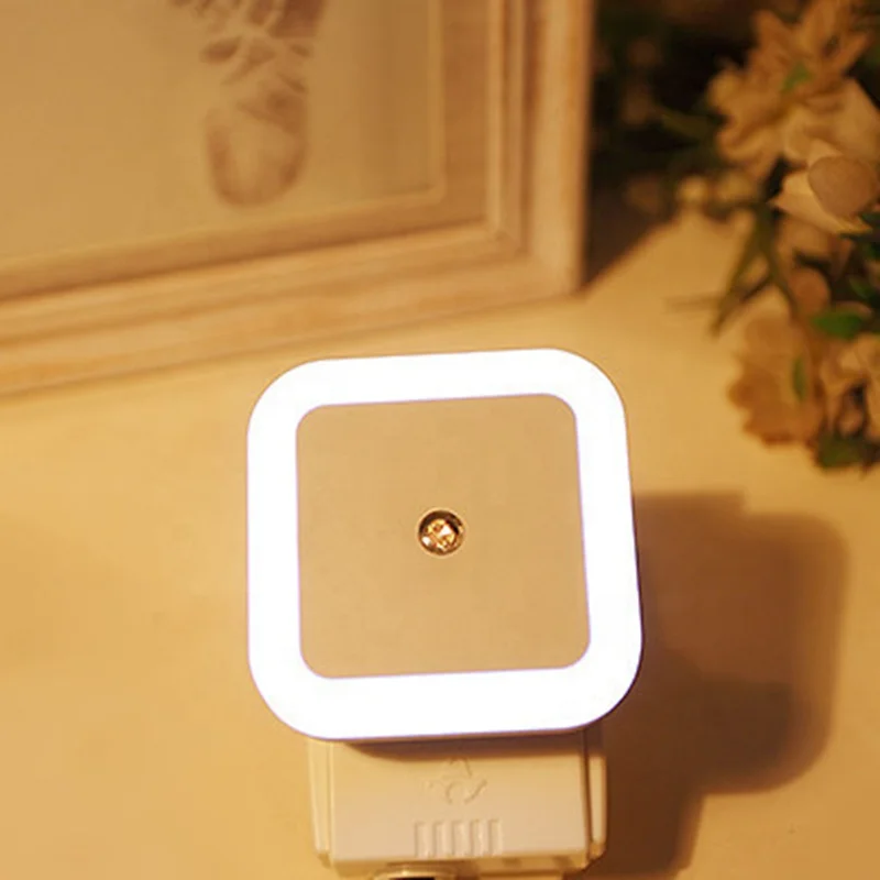 US EU Plug-in Auto Sensor Control Led Wall Socket Baby Nursing Sleeping Lamp Plug In Night Light Lamp