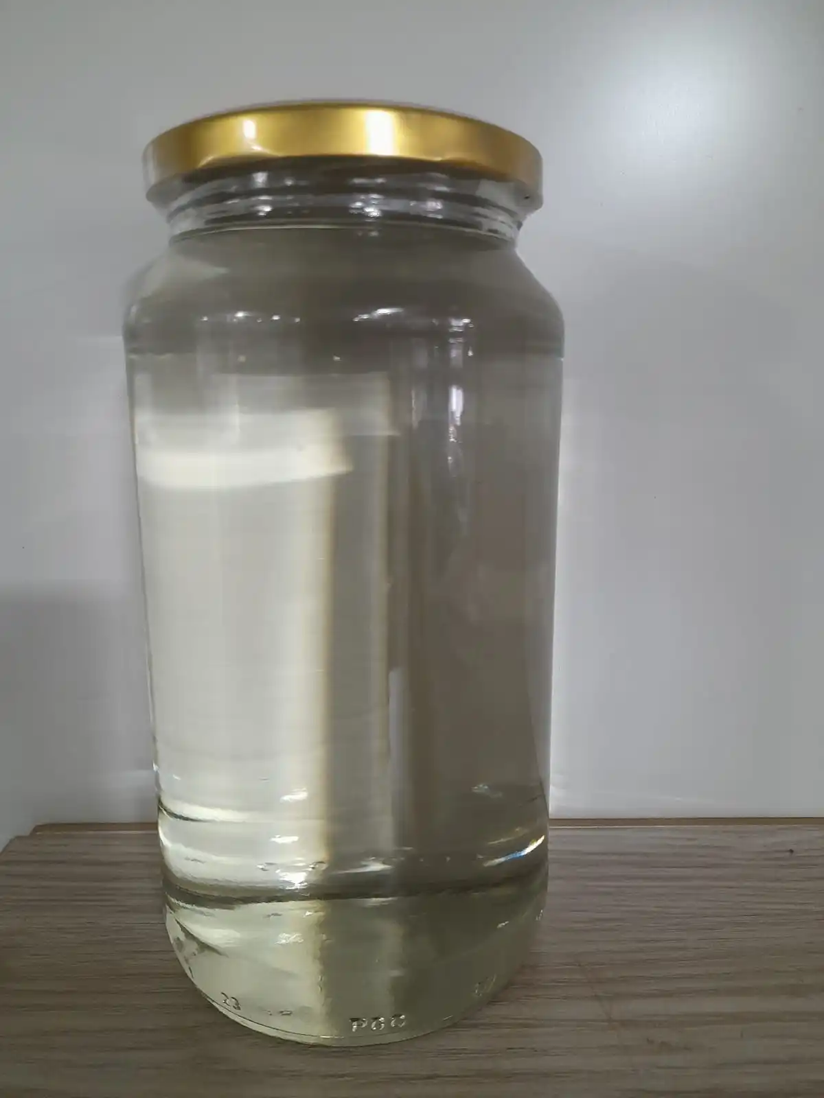 Pure Extra Virgin Coconut cooking oil packed in glass jars and bulk packing from Sri Lanka use for Cooking and dressing