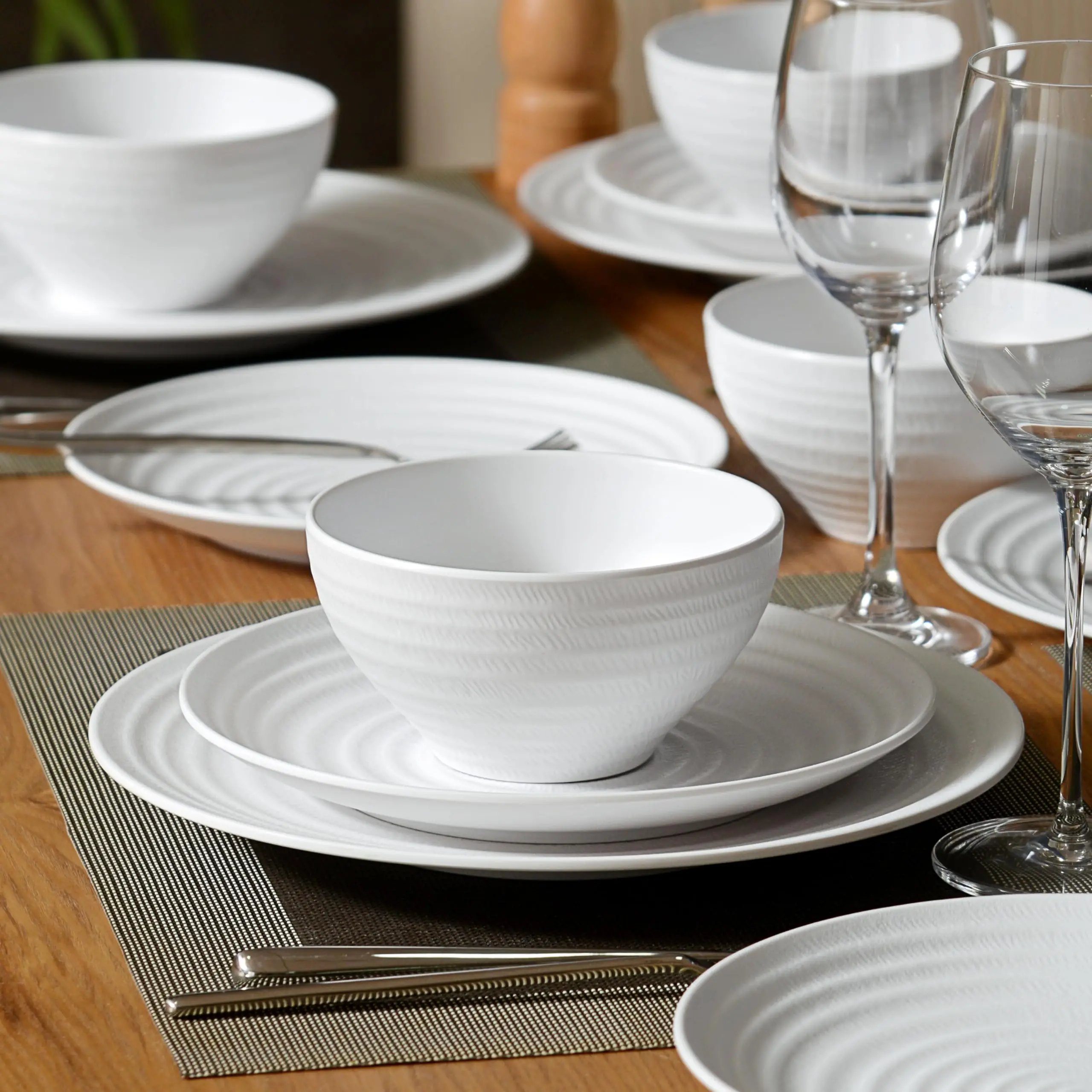Hot Sell Cheap Restaurant Ceramic Bulk breakable Plates bowls saucers dishes dining set white porcelain plates sale