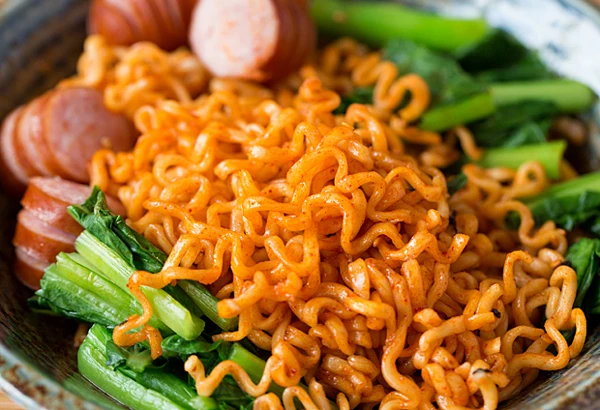 Best price Lime chicken Flavor Vietnam famous noodles healthy instant noodles type cheap bag 70 grams