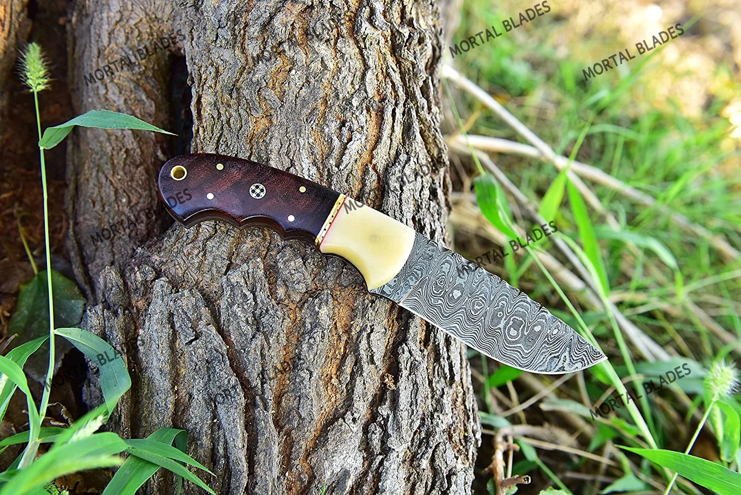 Damascus Steel Fixed Blade Hunting Knife with Leather Sheath Multipurpose Outdoor Knife with Rosewood Handle for Camping