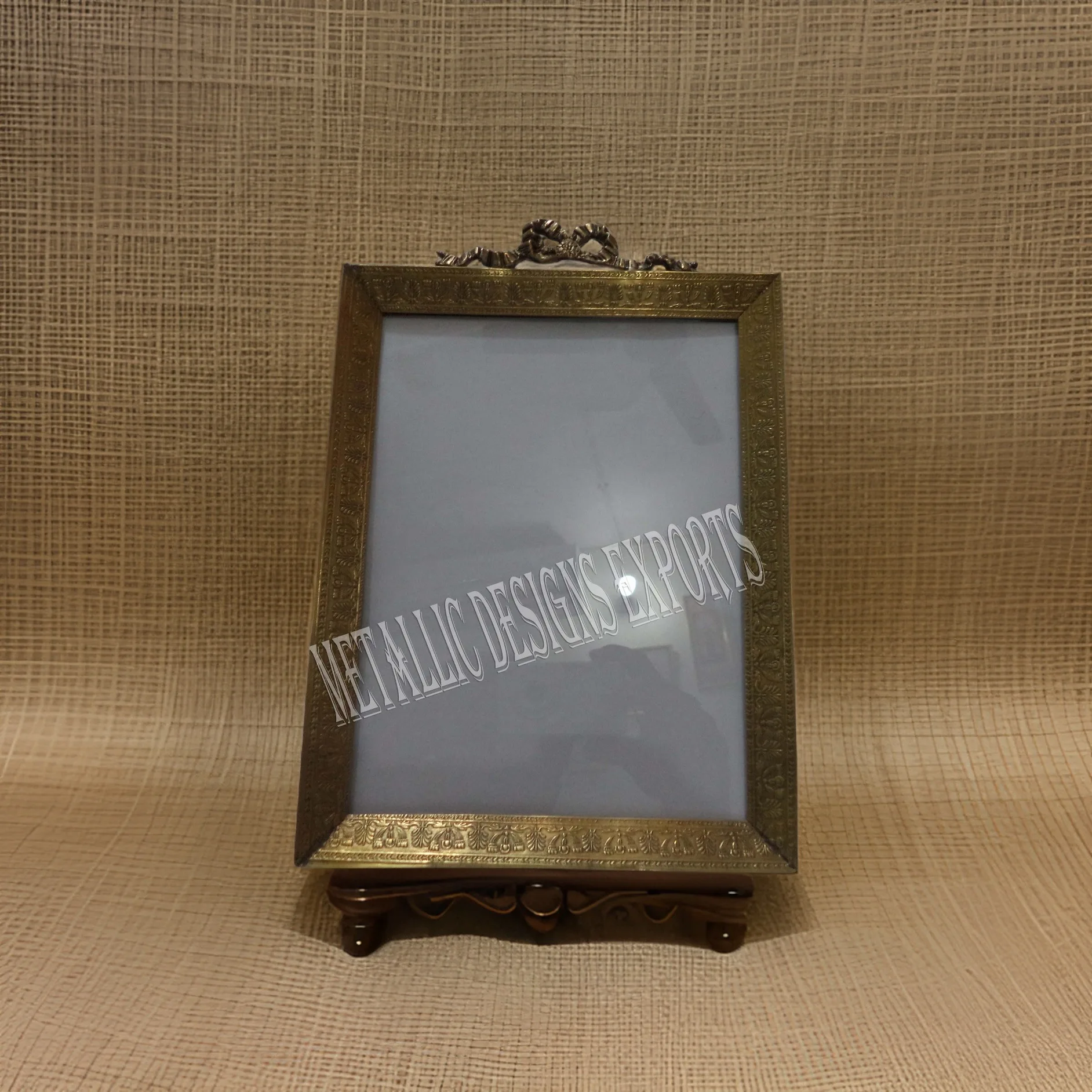 Metal Brass picture frame classic gold plated photo frame for Designer Home decor some other great pictures frames for you