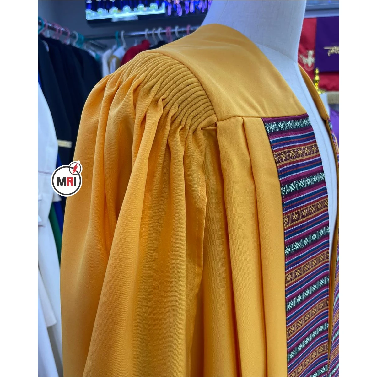 2023 classic American school uniforms torge graduation customized wholesale graduation gown for adults bachelor graduation gowns