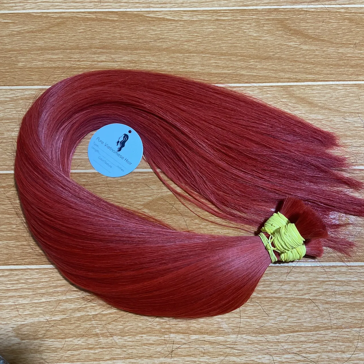 100% натуральных человеческих волос, никаких химических веществ натурального красивого красного цвета. Специализируясь на модных цветах в соответствии с требованиями заказчика