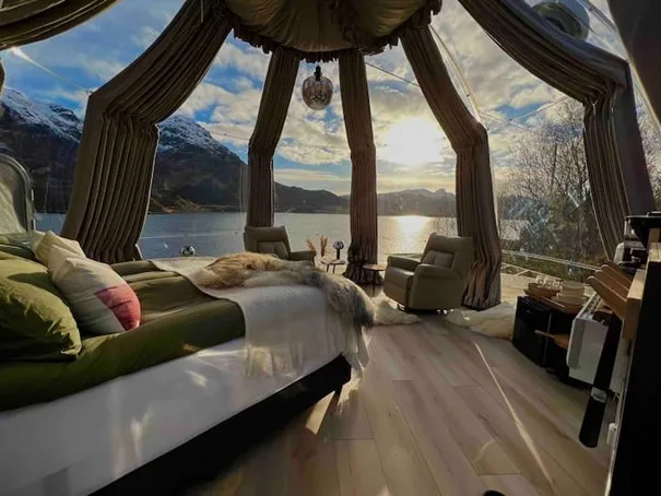 Lucidomes Customize  3x6M Glamping Star Capsule Dome Clear PC Geodesic Tent Outdoor Luxury Hotel Resort Dome with Bathroom