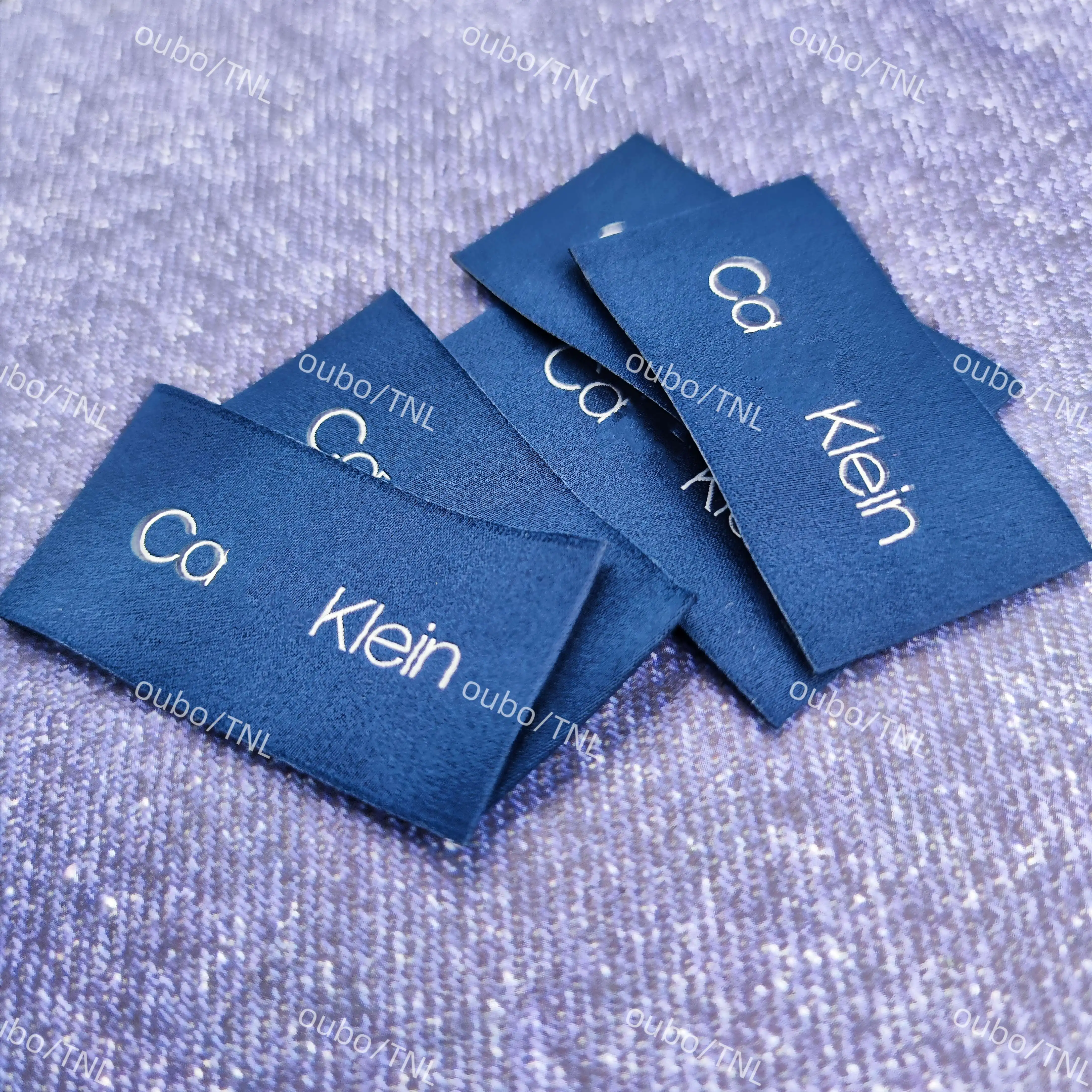 Customized Labels Machine woven clothing labels Fashion woven clothing satin labels Fabric logo can be used as a clothing tag
