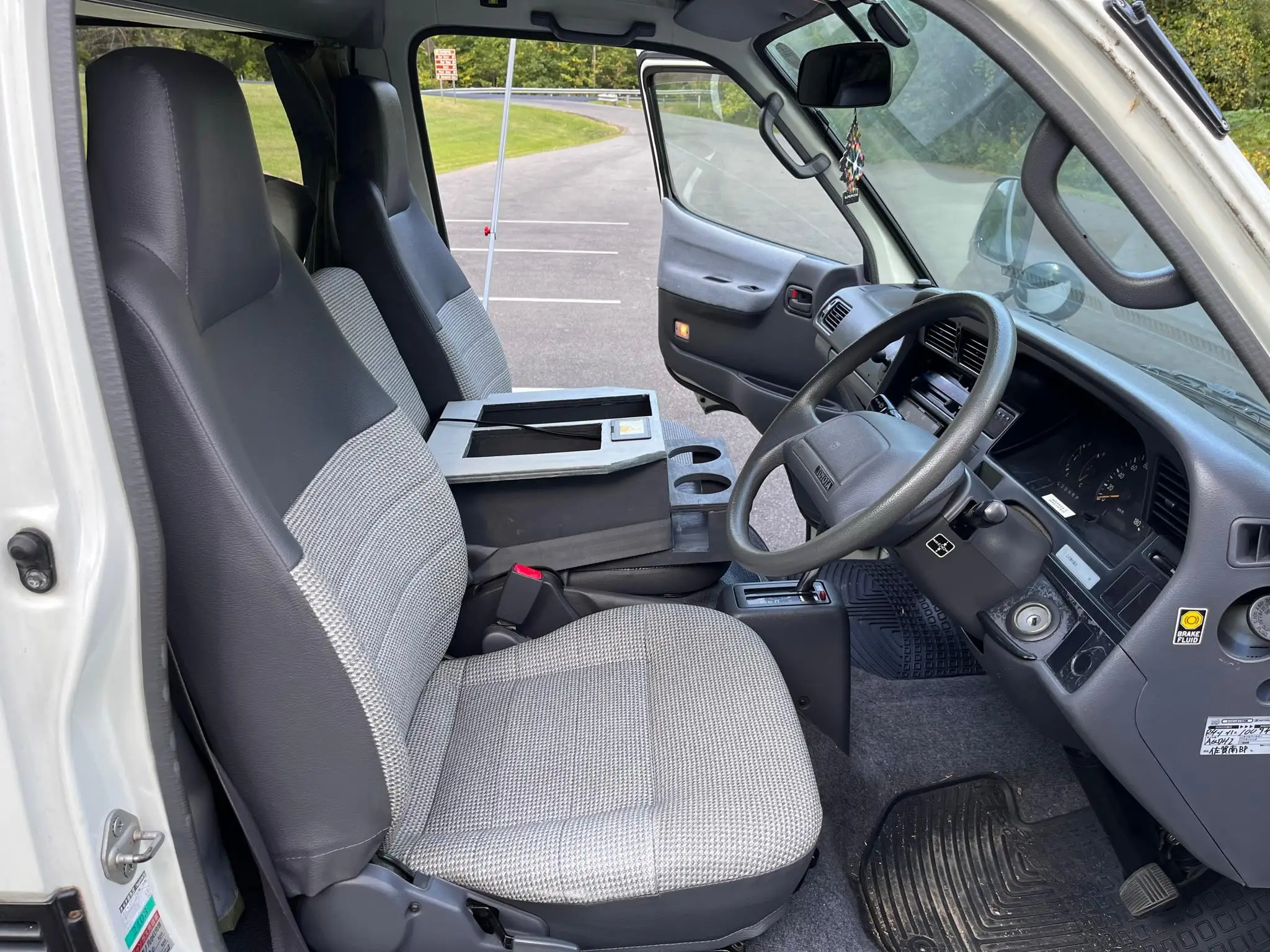 1996 Toyota HiAce Van использованный правый рулевой ручной редуктор гидравлическая система тканевые сиденья задняя камера Mallorca Camper BYD