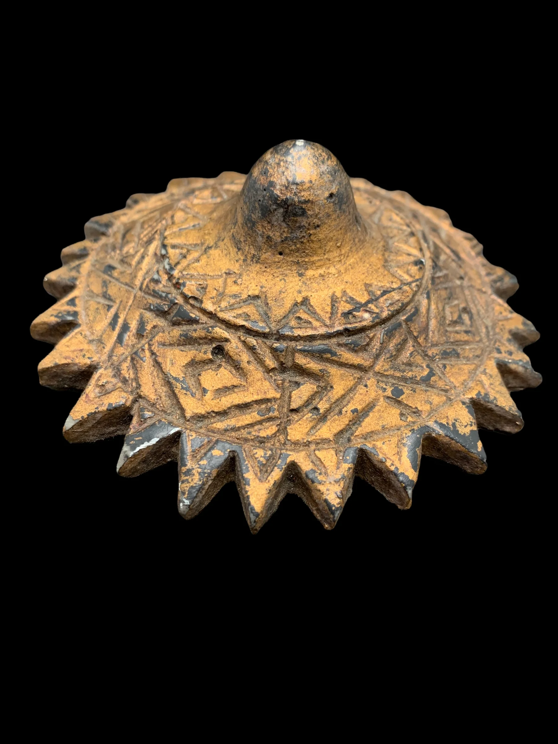 Thai Lacquer Ware For Receptacle for Betel Low Round Shape With Lid Decorate Top with wooden lacquer Gild  For Collect