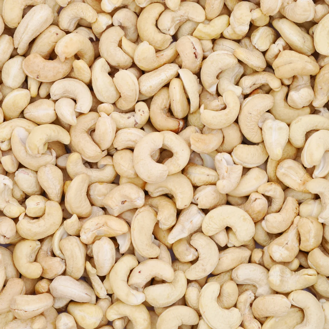 BINH PHUOC CASHEW NUTS GOOD QUALITY W180 W210 W320 W450  NATURAL COLOR CHEAP COST AND COMPARATIVE PRICE FOR SUPPLIER