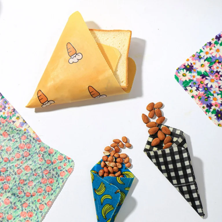 Wrap Bag custom Beeswax Wrap paper manufacturer beeswax wraps with natural beeswax scent that is light and pleasant ANGLE