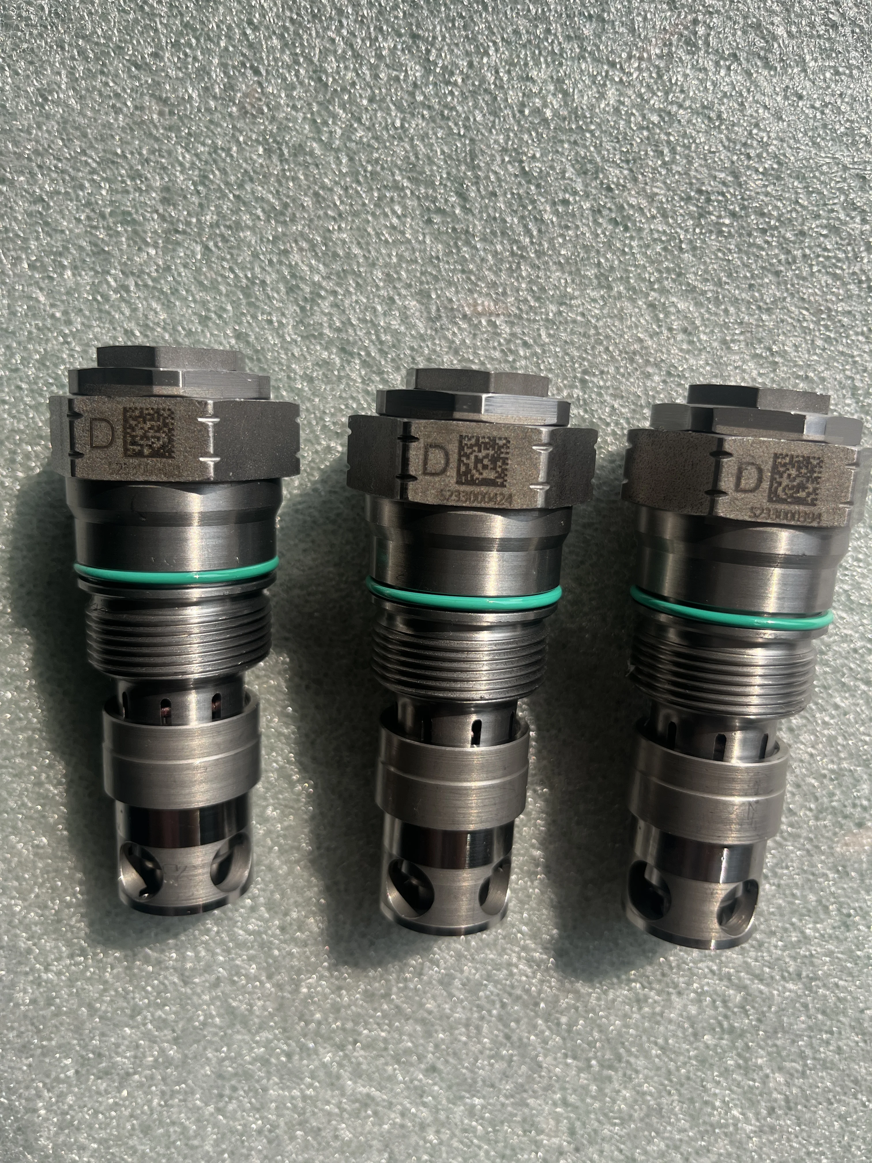 PV90R Original Hydraulic Pump 90R55 90R75 90R100 with High Pressure Relief Valve New Condition Engineering Machinery Accessories