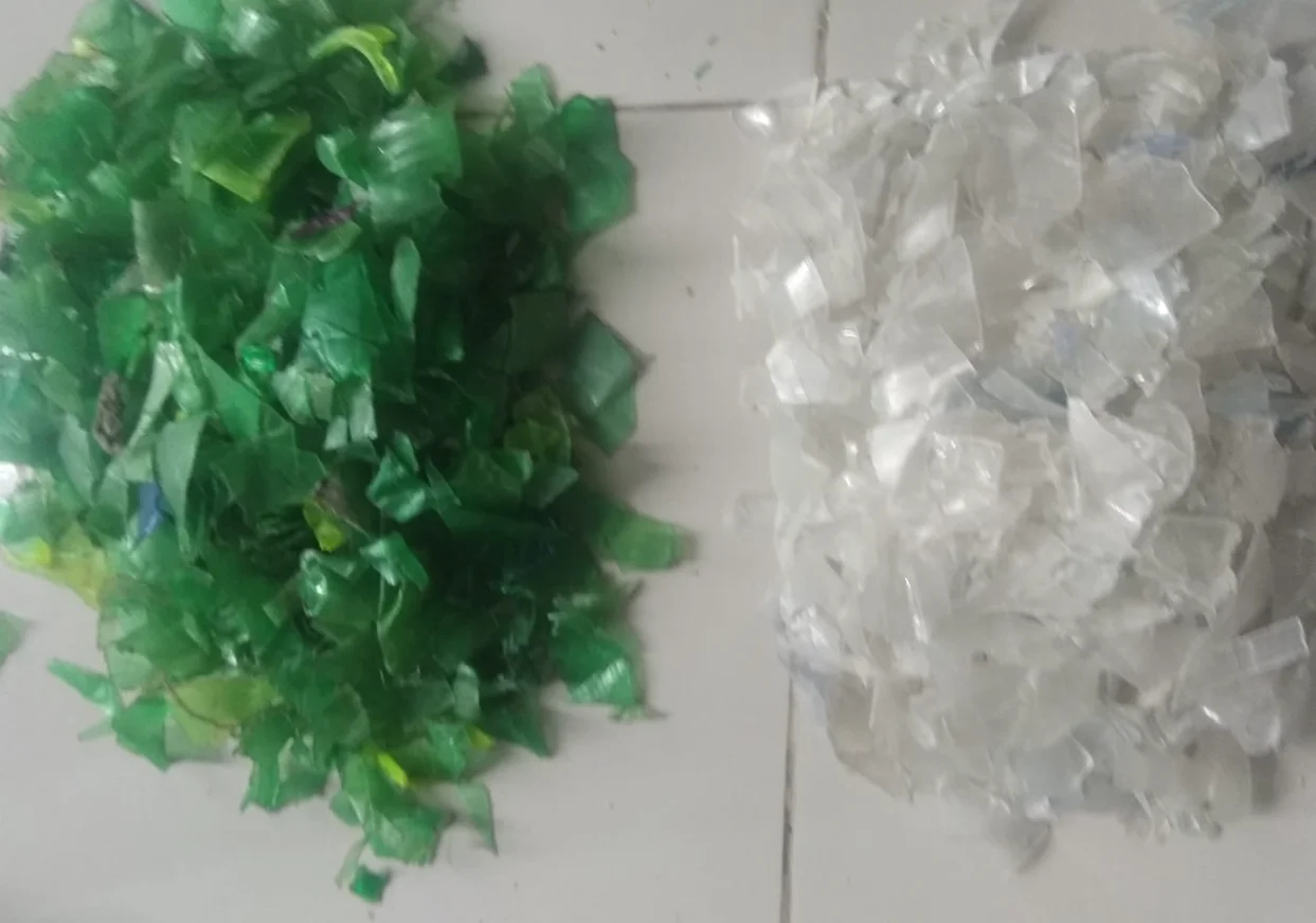 Buy Cold and Hot Washed PET Bottle Flakes Scraps Plastic Clear Green White Blue CAS Packing Mix Color