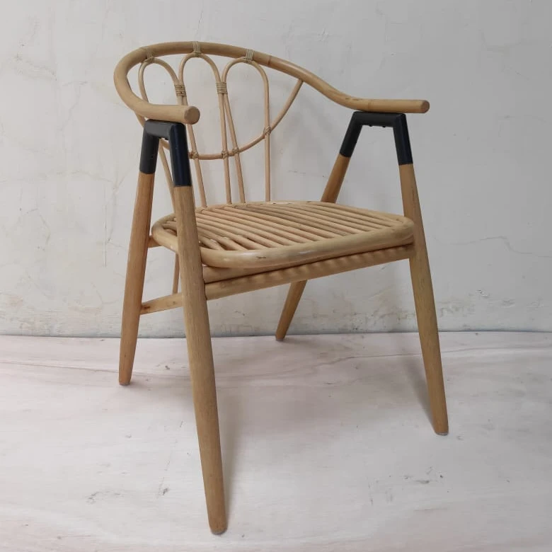 Wholesale stackable cafe bistro wood seat restaurant design bar luxury rattan wood chair