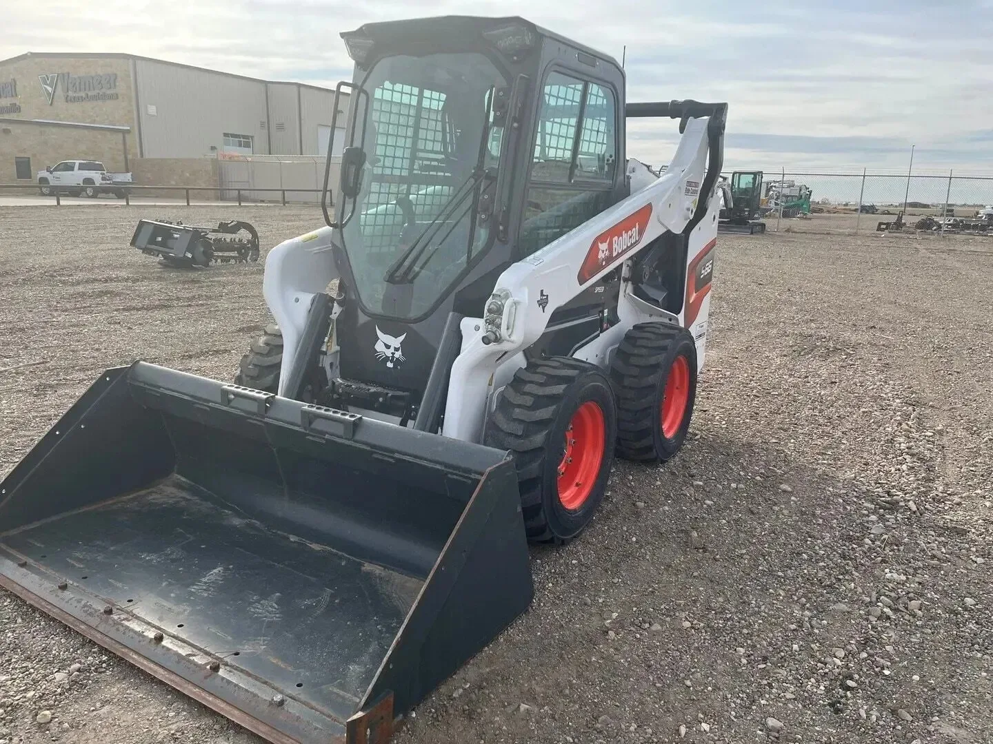 Дешевый погрузчик Bobcat T770 трек для продажи