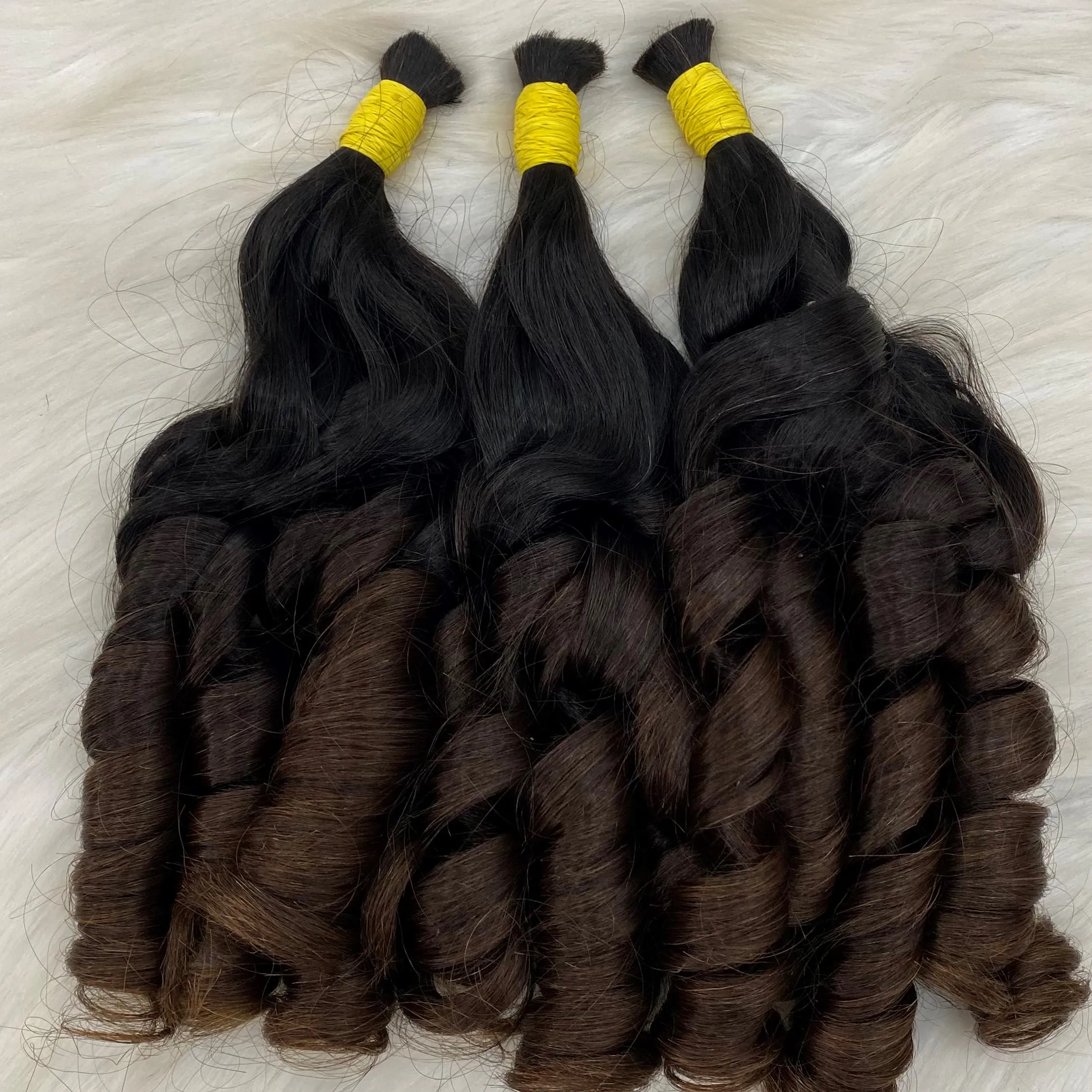 Premium Quality Bouncy Curly Funmi Hair In Bulk Ombre Color Vietnamese Human Hair Cuticles Aligned