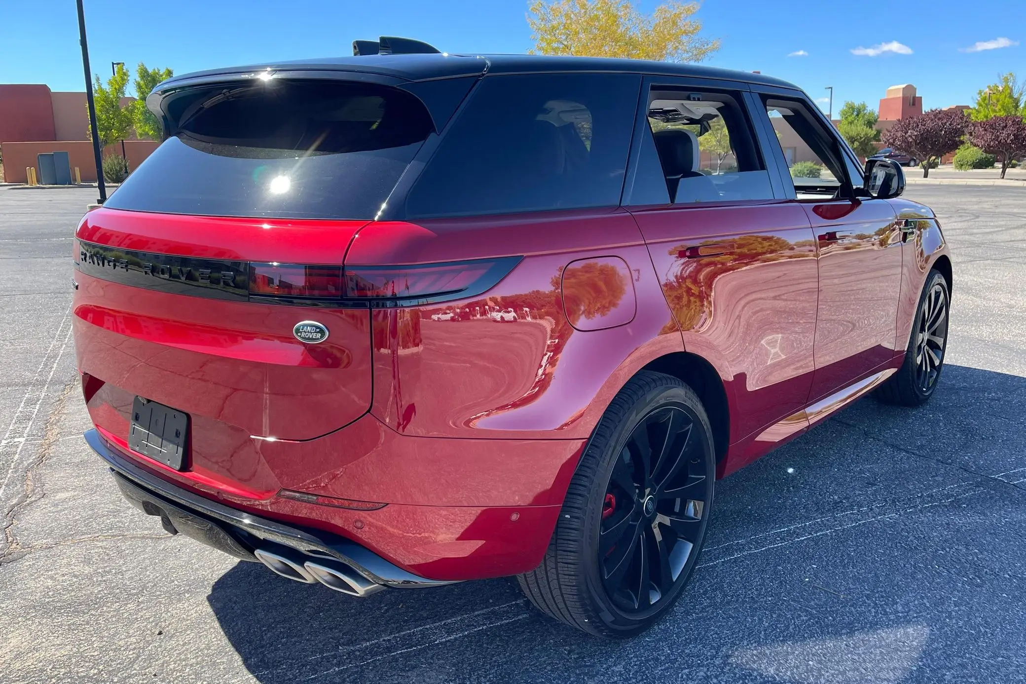 Подержанный 2023 Range Rover Sport P530