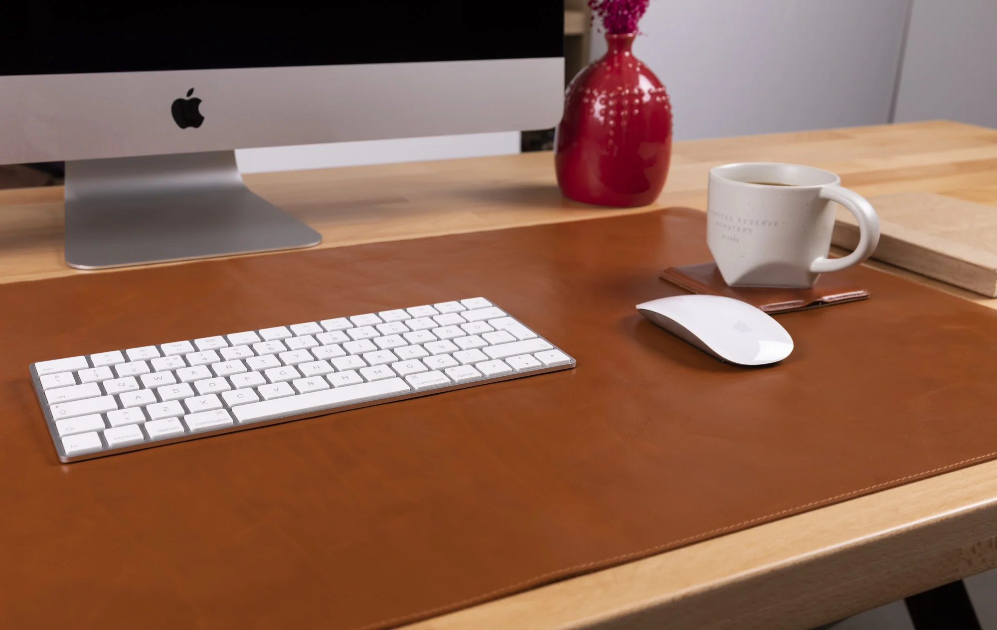 Genuine Leather Handmade Desk Mat Blotter Premium Leather Customize with Cylinder Package High Quality Workmanship Computer Pad
