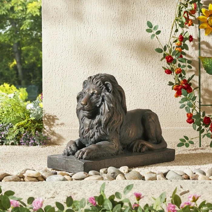 Lion animals garden statue bronze
