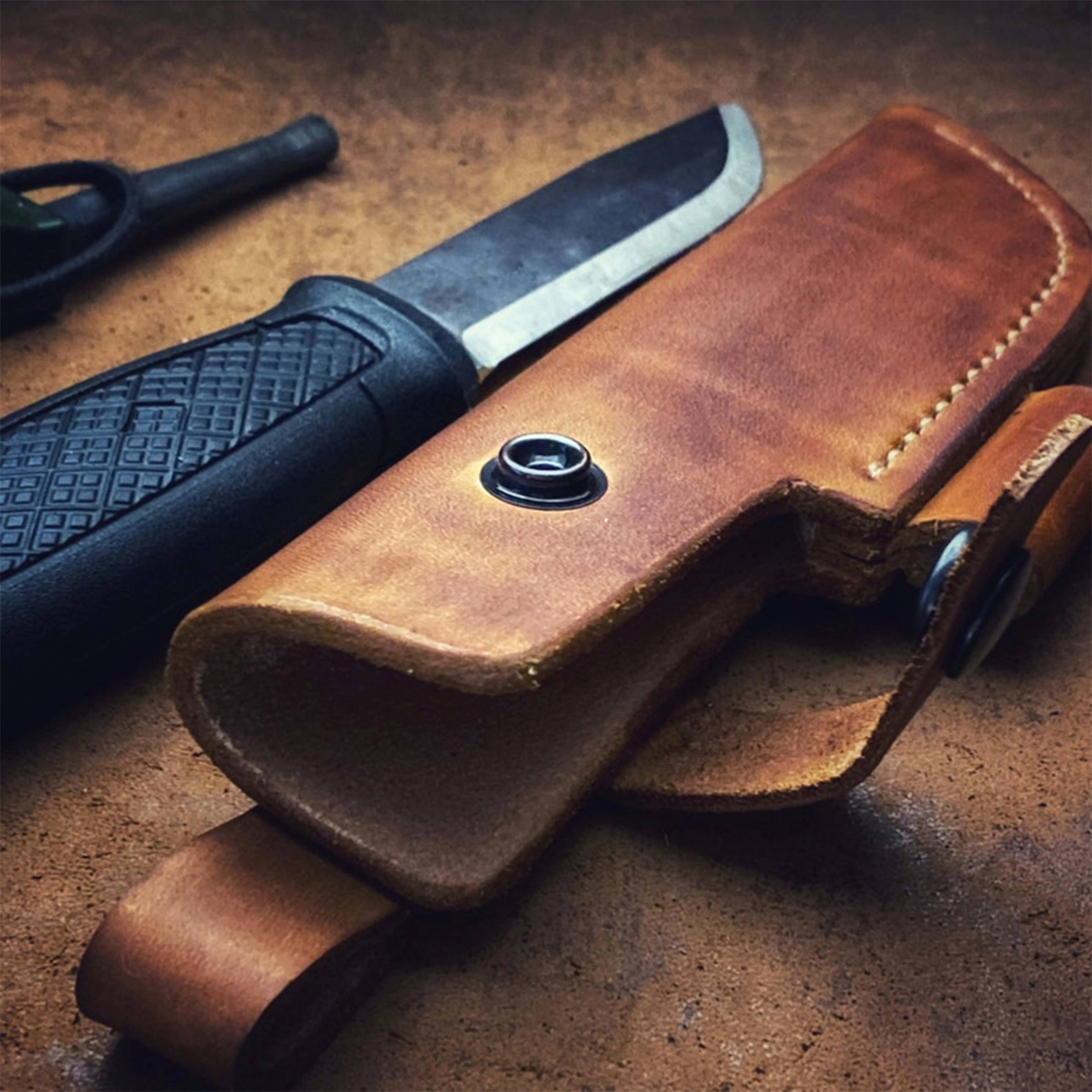 High Quality Hot Selling Factory Price Rich Grain Leather Sheath for Fixed Blade Knives Hunting Knife Folding Knives Industrial