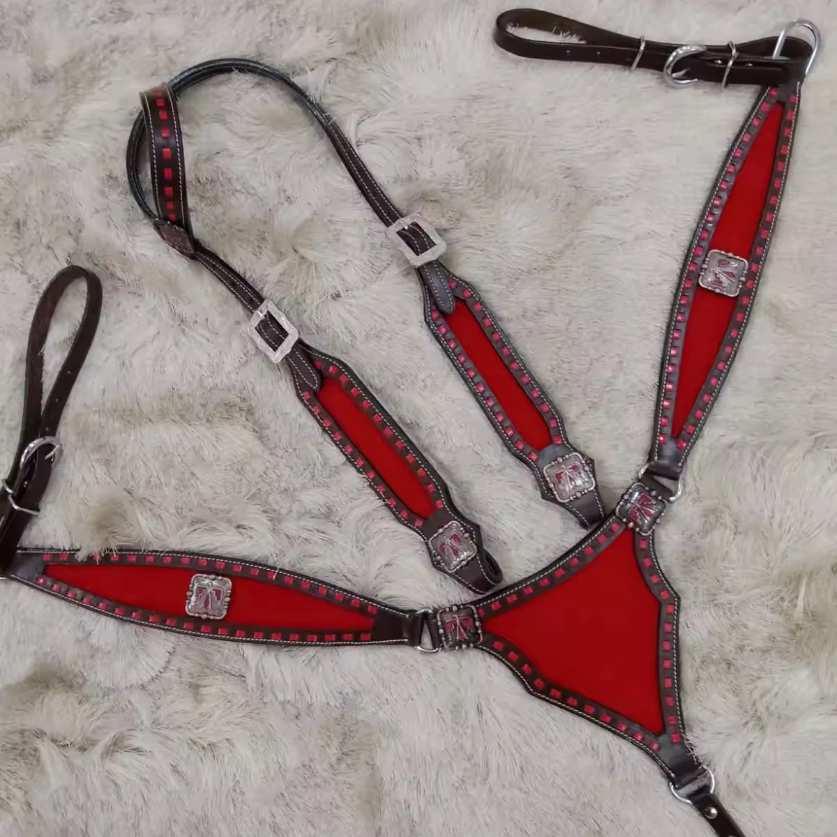 Red Velvet horse Tack set Headstall & Breastplate fresh arrival Cowhide Leather English Horse Racing Products From India