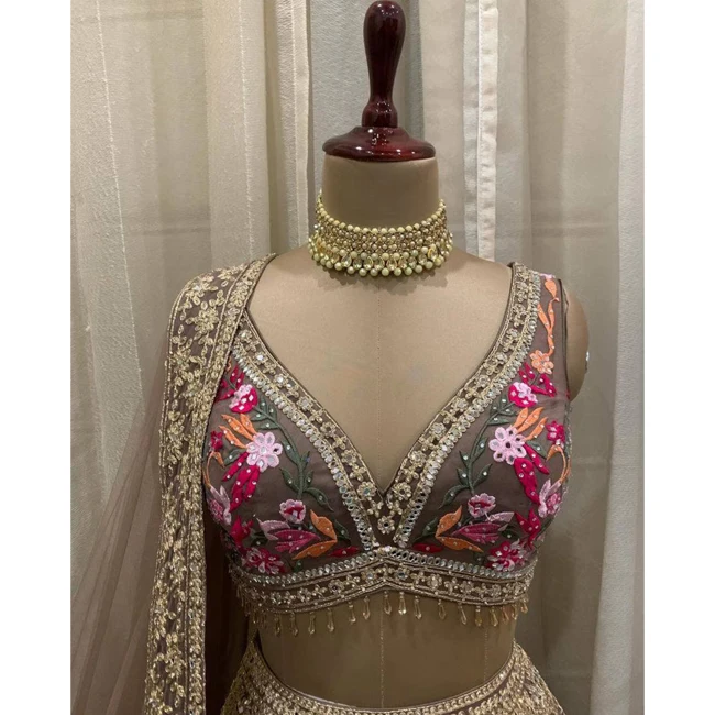 Купить лучшее качество модный Lehenga Choli с замысловатой вышивкой
