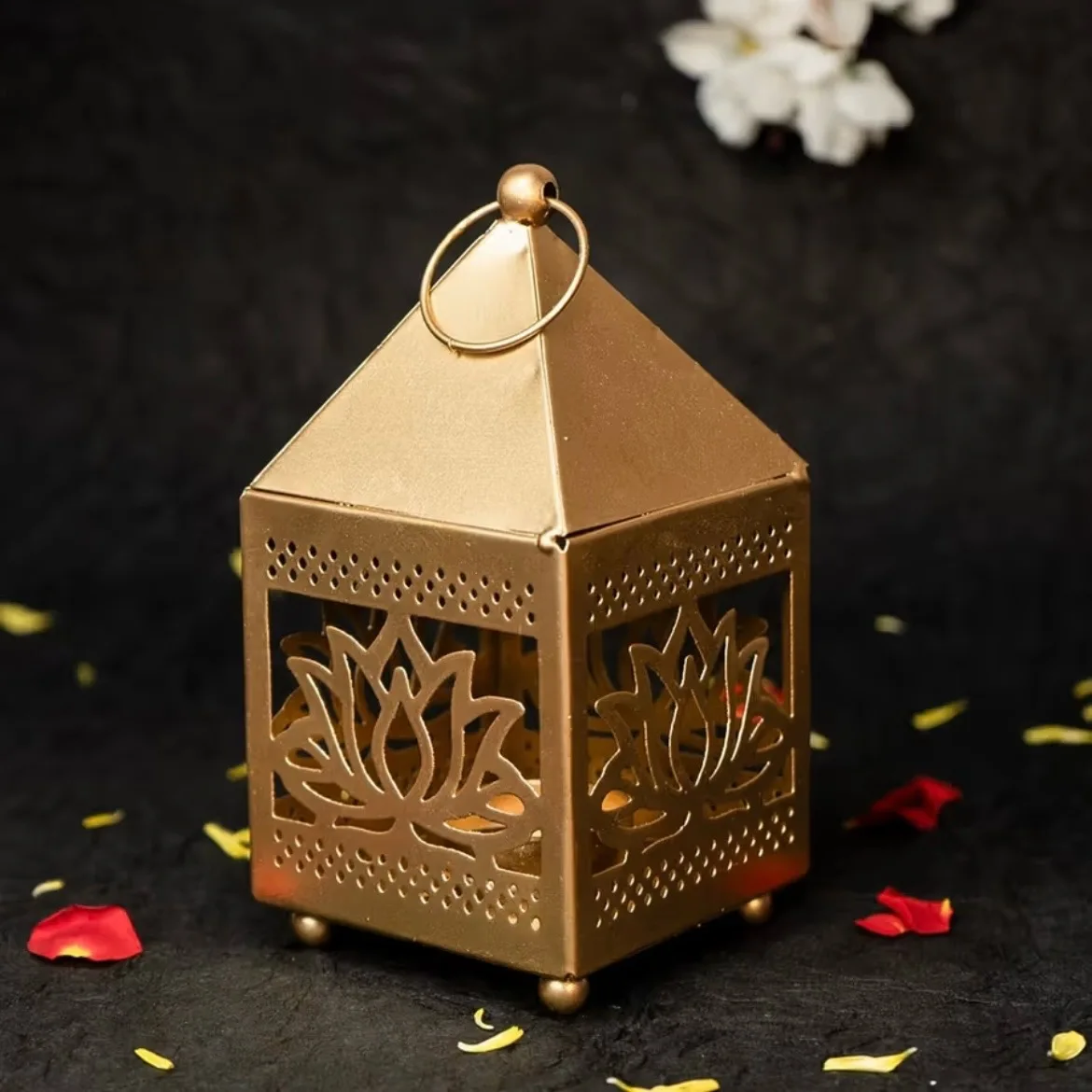 Home Decorations Mini Metal Tea Light Candle Holder Lantern with Lotus Cutout Handmade Gold Hanging and Table Lanterns