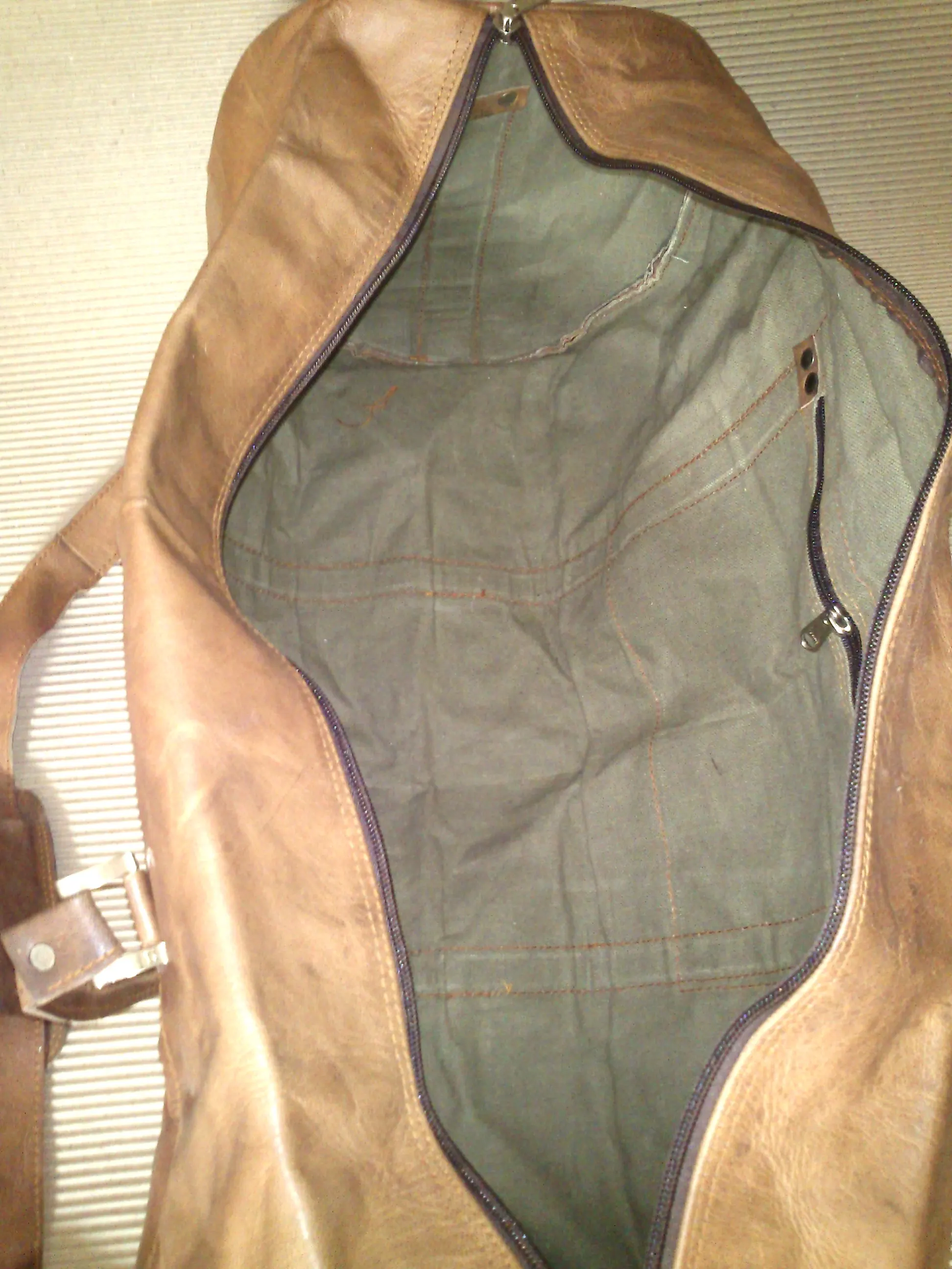 Genuine Leather Travel Duffle Bag Sports Shoulder Bag for Women with Wet Pocket Weekender Overnight Luggage Bag