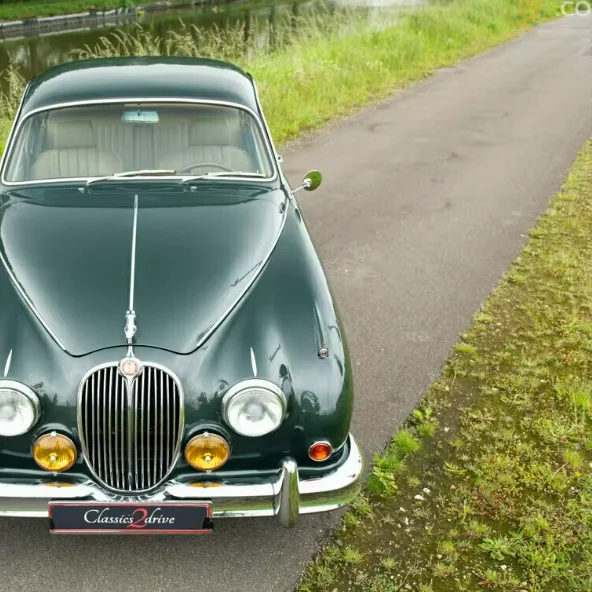2020 Jaguar MK II LHD седан автоматический