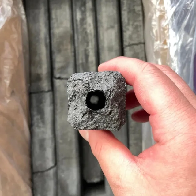 High Quality All-Natural Bamboo Sawdust Charcoal Briquette Long Combustion Smokeless Restaurant Kitchen BBQ Accessories