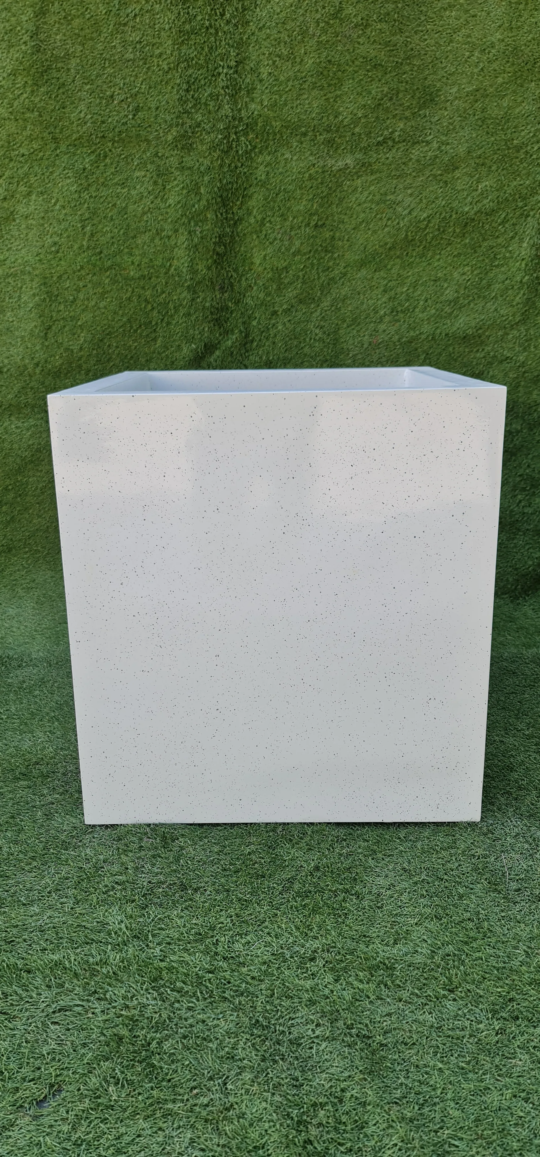 Классический вид FRP смола квадратный Стекловолоконный плантатор для дома отелей торговых центров офисов и аэропортов