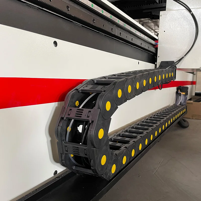 cnc plasma cutting machine with pipe cutting function can cut round pipes with a diameter of 300mm