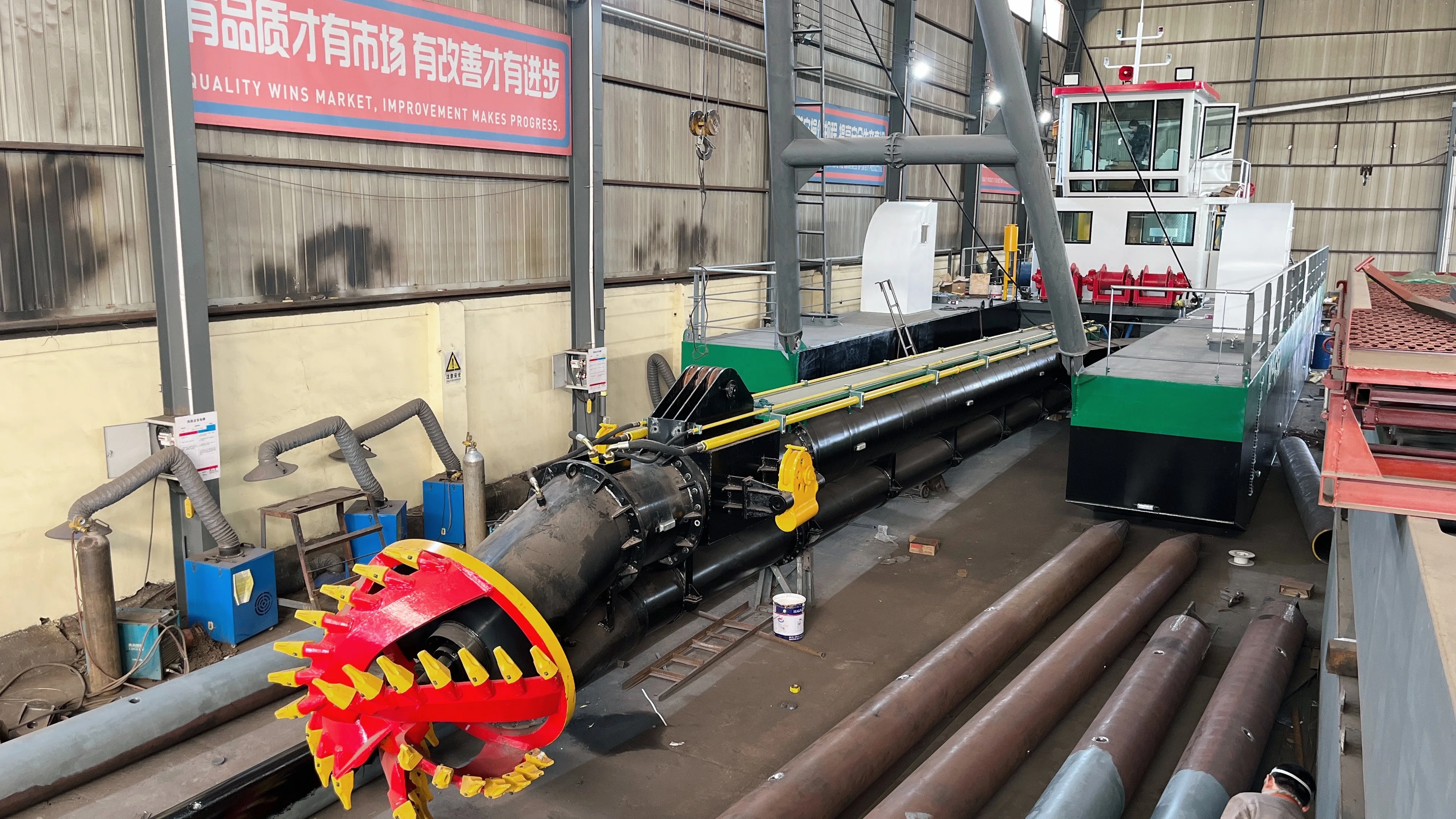 16 inch discharge pipe 2500m3 mixed flow capacity cutter suction dredger for Philippines usage