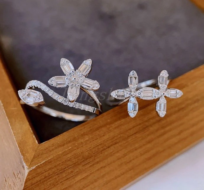 Flower Shape Genteel Women White Color 18K Gold Diamond Ring Luxury Design Ring