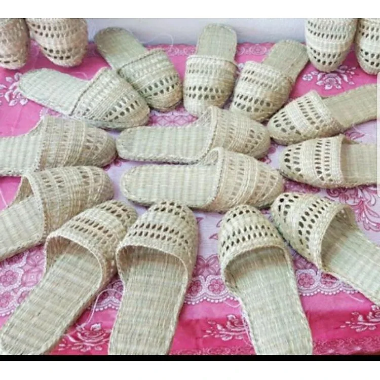 Hand Woven Straw Slippers Adults & Comfortable Woven Rattan Slip-Ons Shoes Natural Eco-Friendly Footwear Sustainable