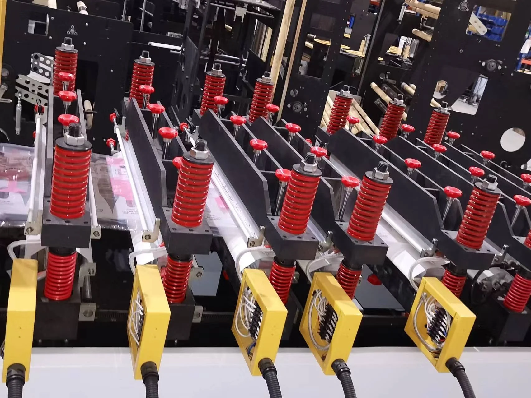 Hot sale newly designed single lane eight side seal pouches making machine