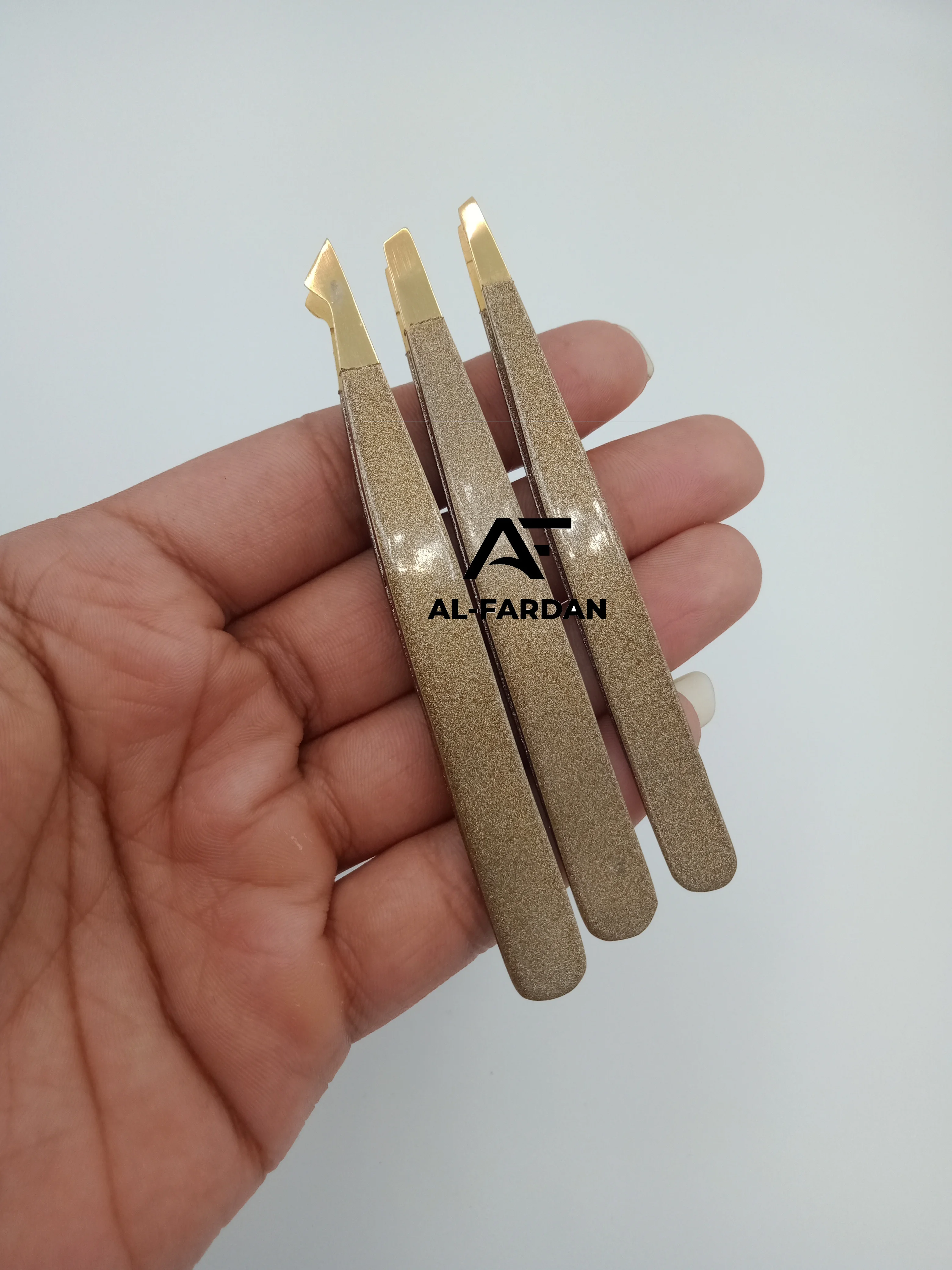 Slanted Tip Brown Color Gold Tip Eyebrow Tweezer High Quality Surgical Grade Stainless Steel Hair Plucking Brow Tweezers