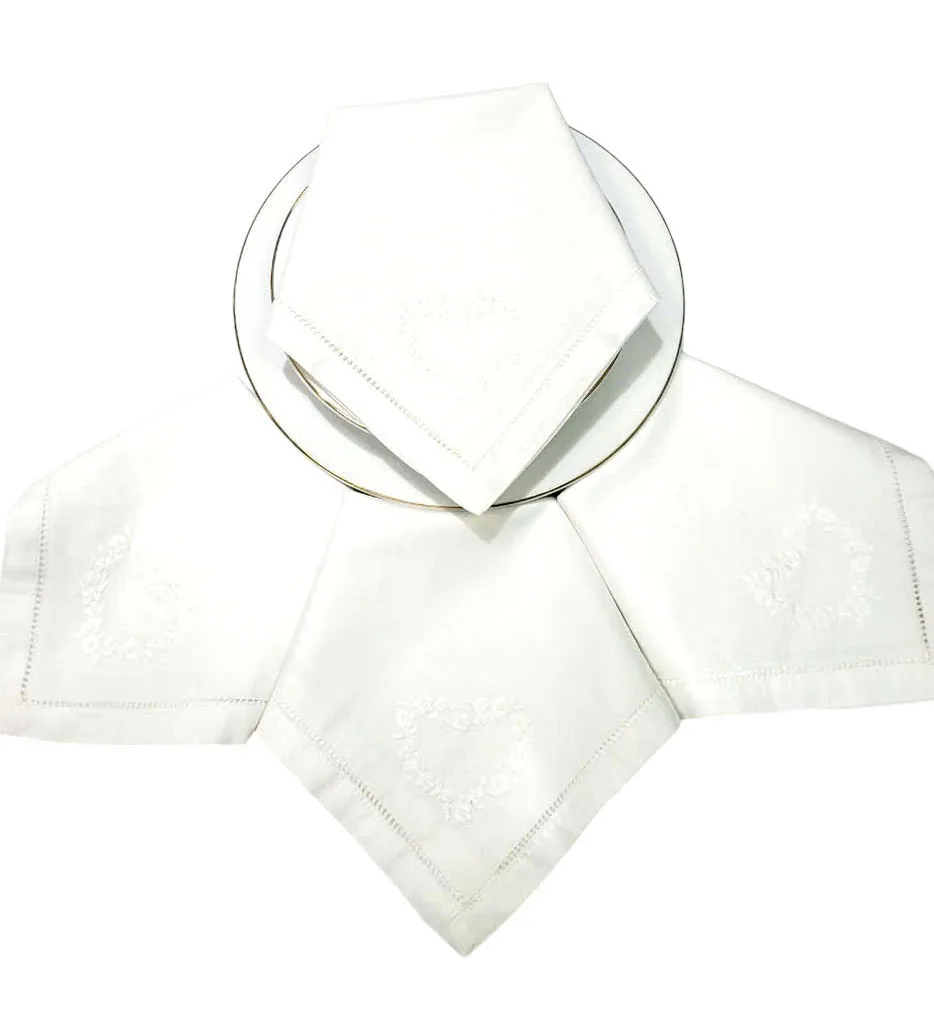 Wholesale Custom White Cotton Embroidered White Floral Heart Wreath Dinner Napkin Hemstitch Table Napkins Home Hotel Events