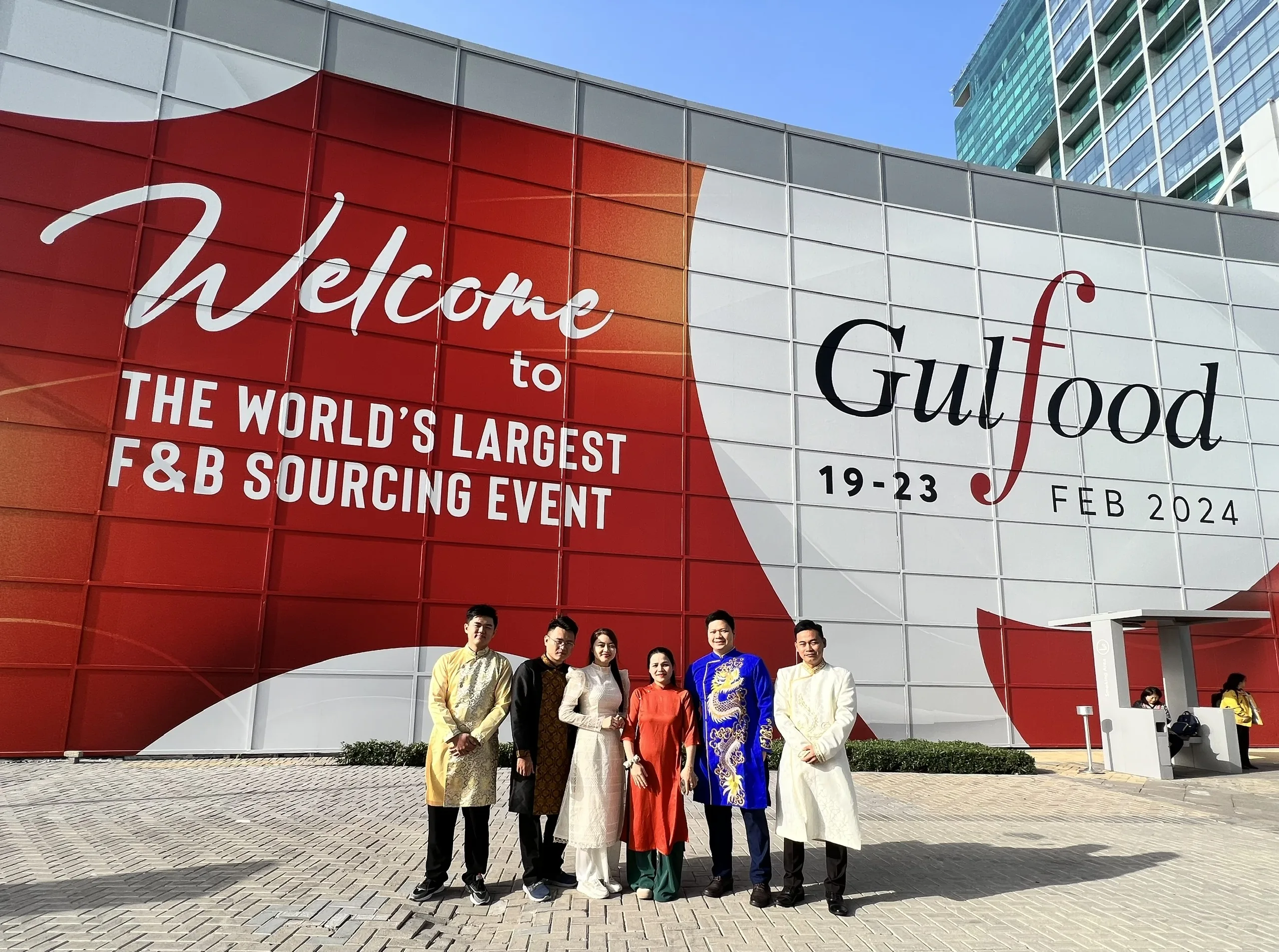 Strawberry Flavored Soya Milk Natural Fruit Juice Soy Milk in Glass Bottle JOJONAVI Wholesale supplier Private label OEM ODM