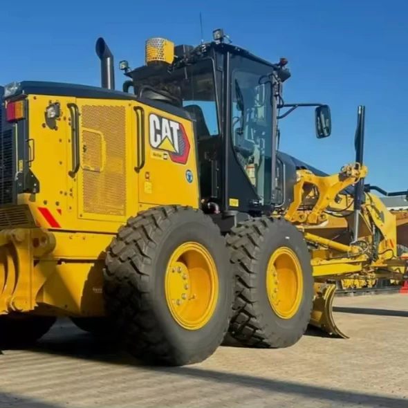 Подержанный кошачий автогрейдер 150 б/у гусеница 140