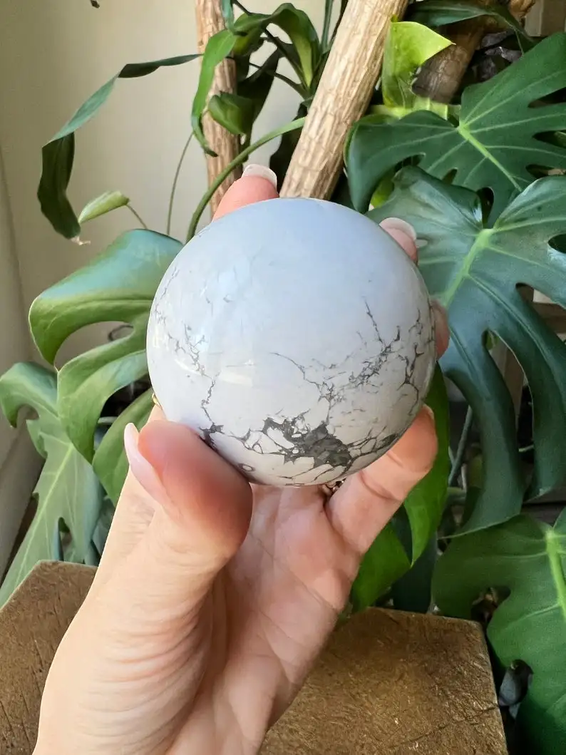 NATURAL HIGH QUALITY HOWLITE AGATE SPHERE HIGH QUALITY POLISHED HOWLITE SPHERE  WHOLESALE CRYSTAL HOWLITE QUARTZ SPHERE BALL