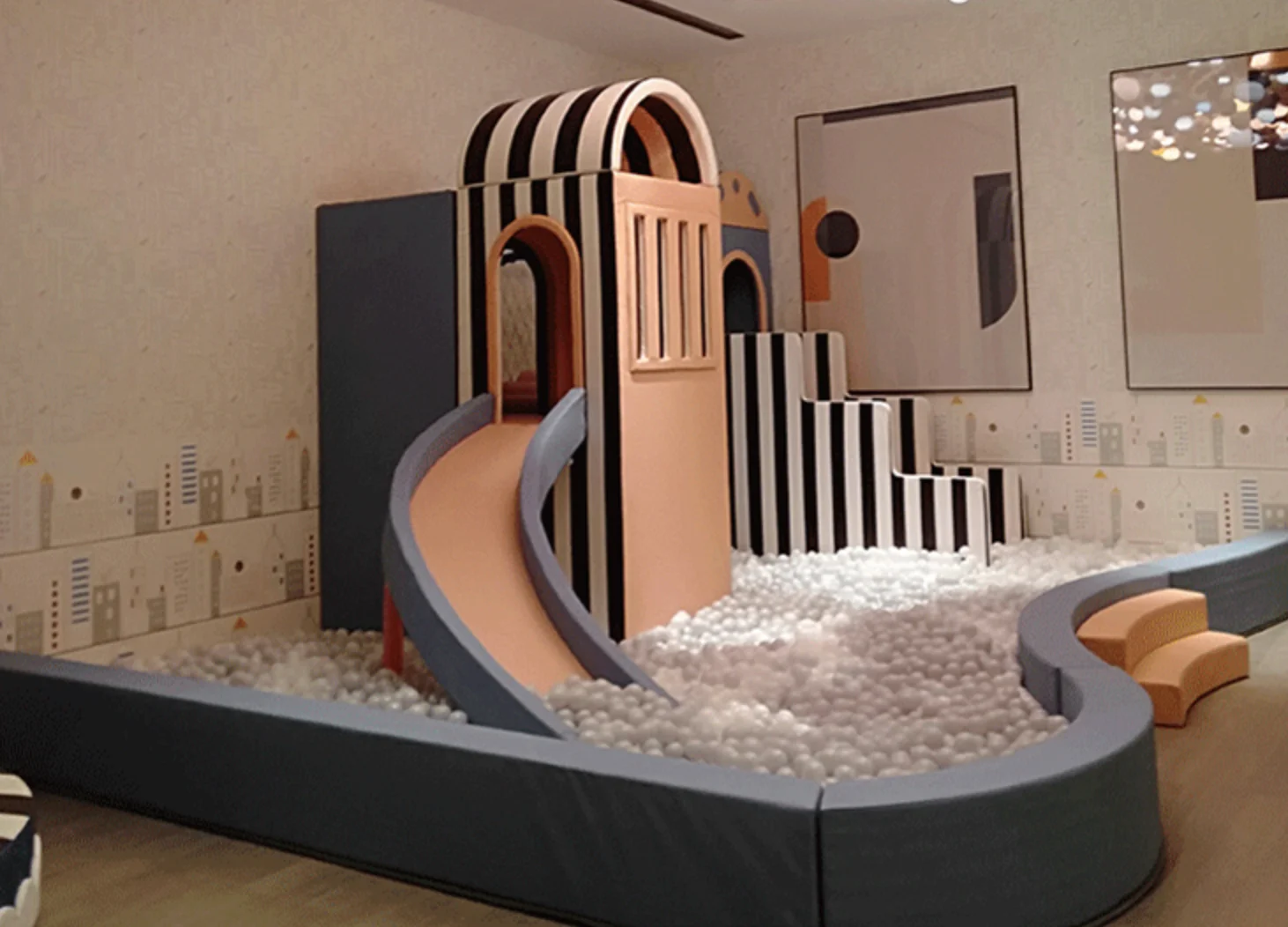 High Quality Indoor Wooden Playhouses with Ball Pit for Nursery Playrooms Or Indoor Play Centres in Shopping Malls Restaurants
