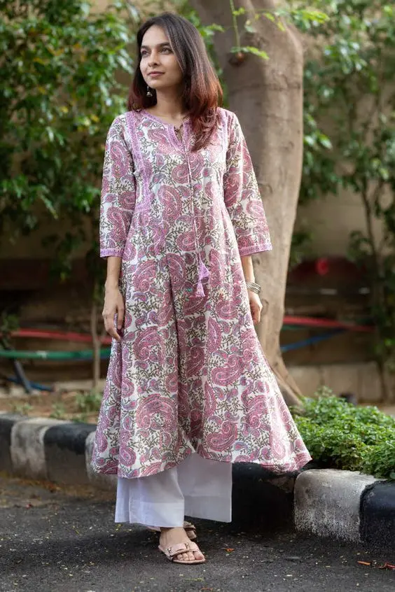 Kurtis Body Fit Indian Manufacturer in India for Women Indian Clothes Printed Crepe India Pakistan Evergreen Kurta / Kurti