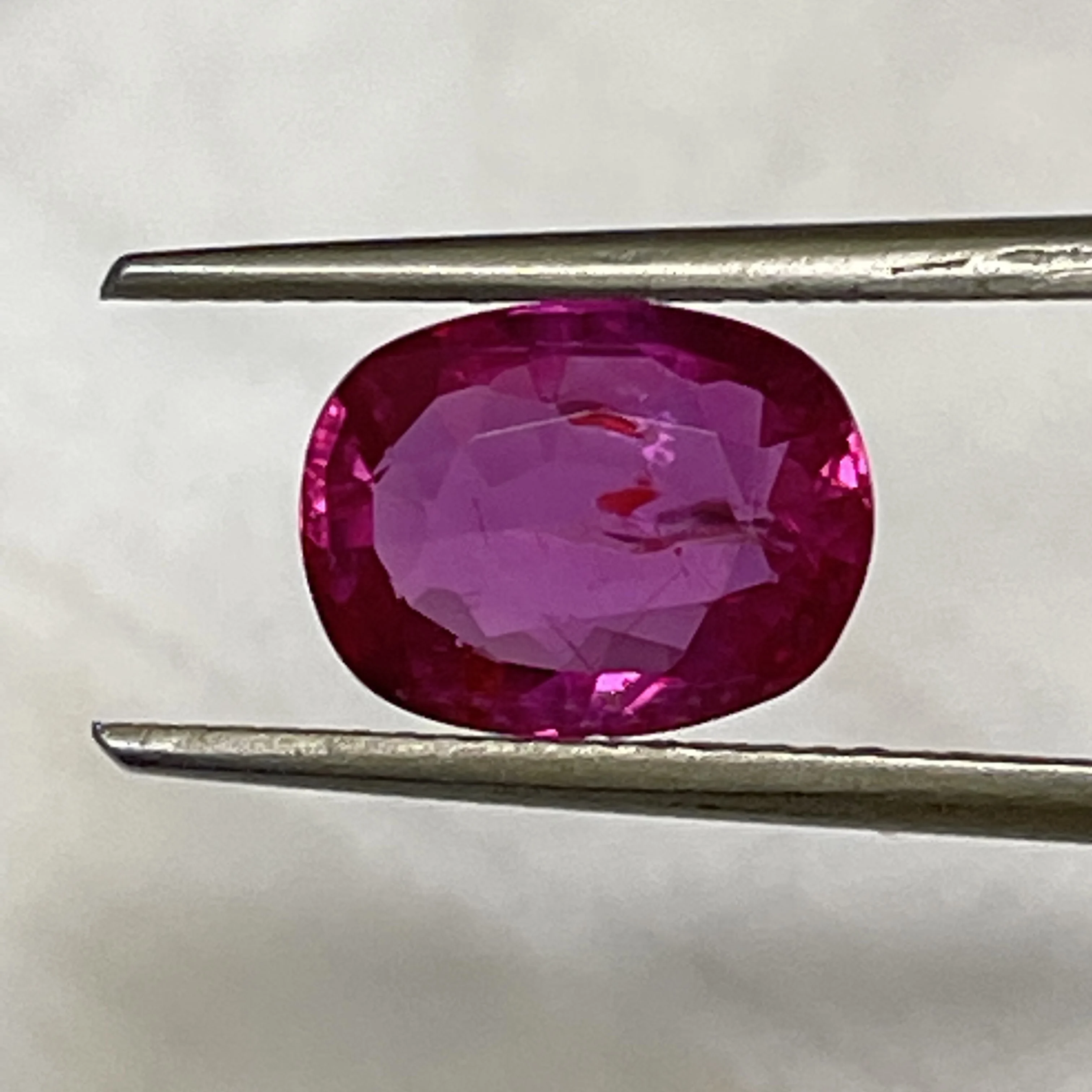Высшее качество незагретый необработанный натуральный рубин Мозамбикский драгоценный камень 3 карата для изготовления колец и ювелирных изделий