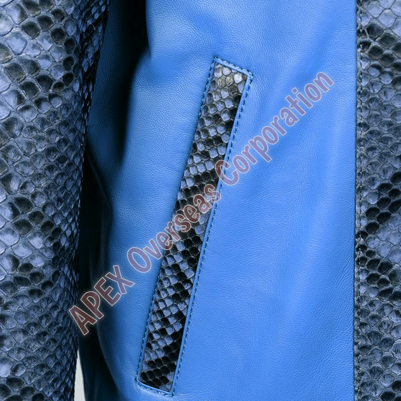 High Quality Pakistan Made Luxury Python Texture Genuine Cowhide Leather Jacket Short Animalier Jacket for Chic Women And Men