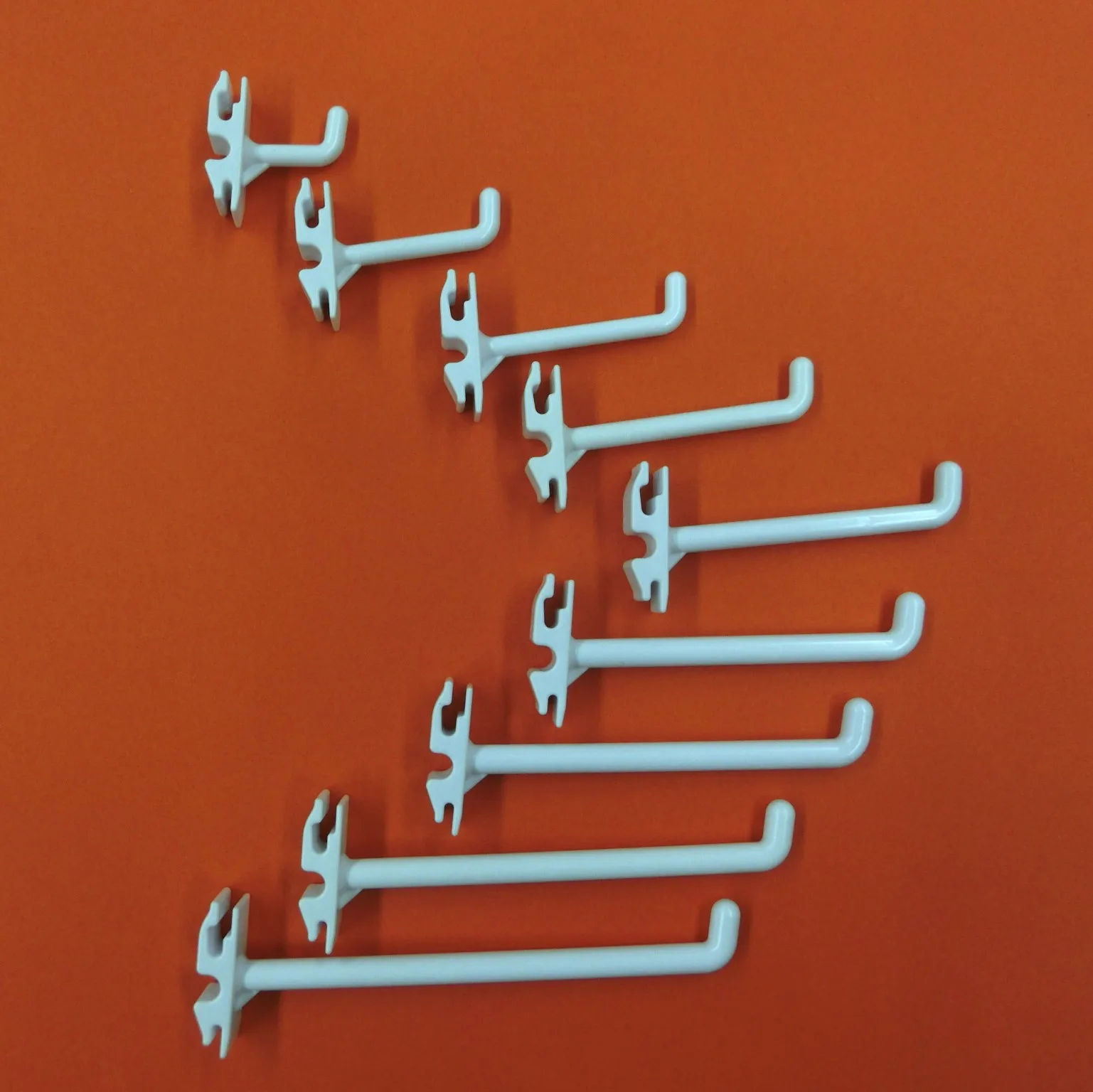 Black J Shaped Stopper for Industrial Hanging Pegboard ABS Plastic Light Hooks Display Accessory for Supermarket Use
