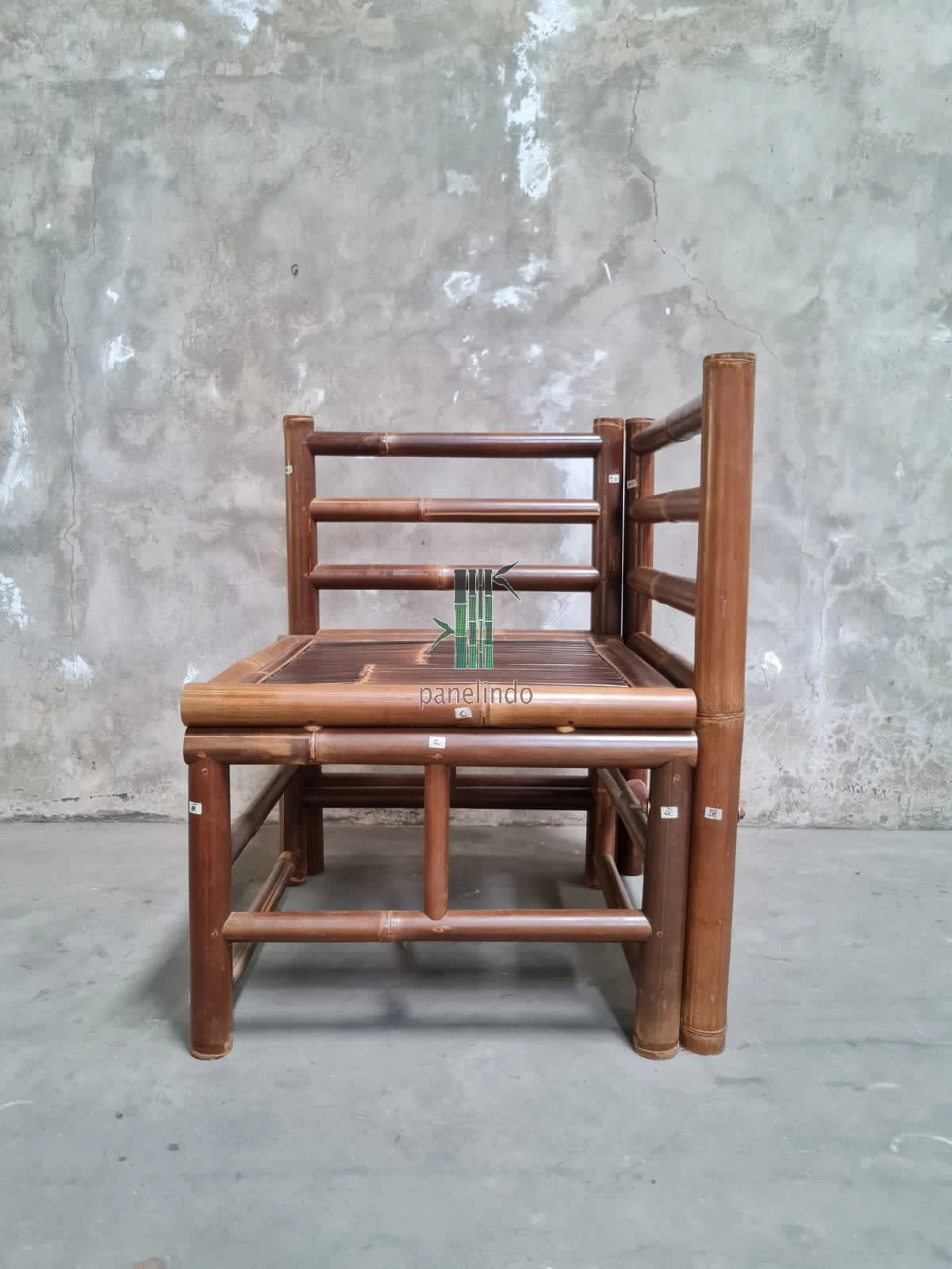 Eco-Friendly Bamboo Leisure Chair Antique Design Style for Home Living Room Restaurant School with Left Corner for Outdoor Use